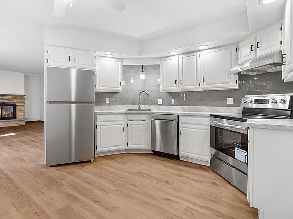 3rd image of 210 Echo LANE