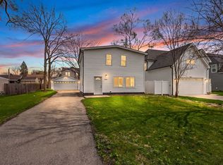 1N335 Purnell St, Wheaton, IL 60188