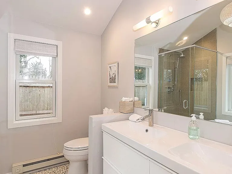 39 Peconic Ave — Photo 10