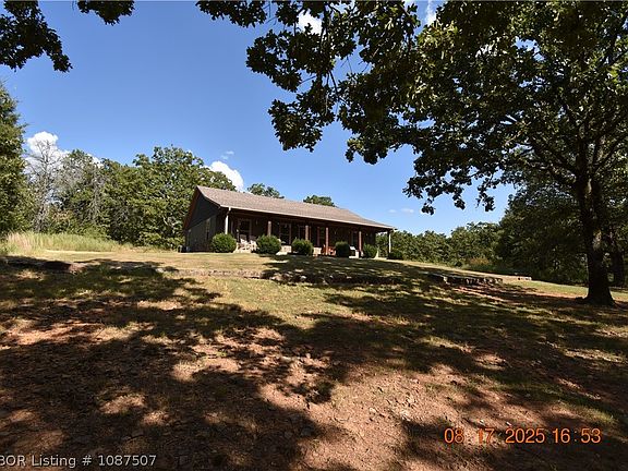 3rd image of 461048 E 967th Rd