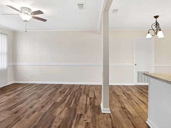 5th image of 135 Santee Dr
