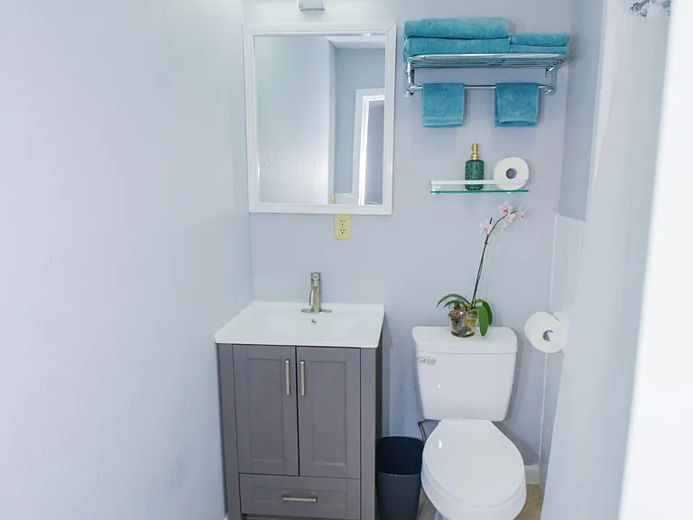 913 Sumter St #102 — Photo 7