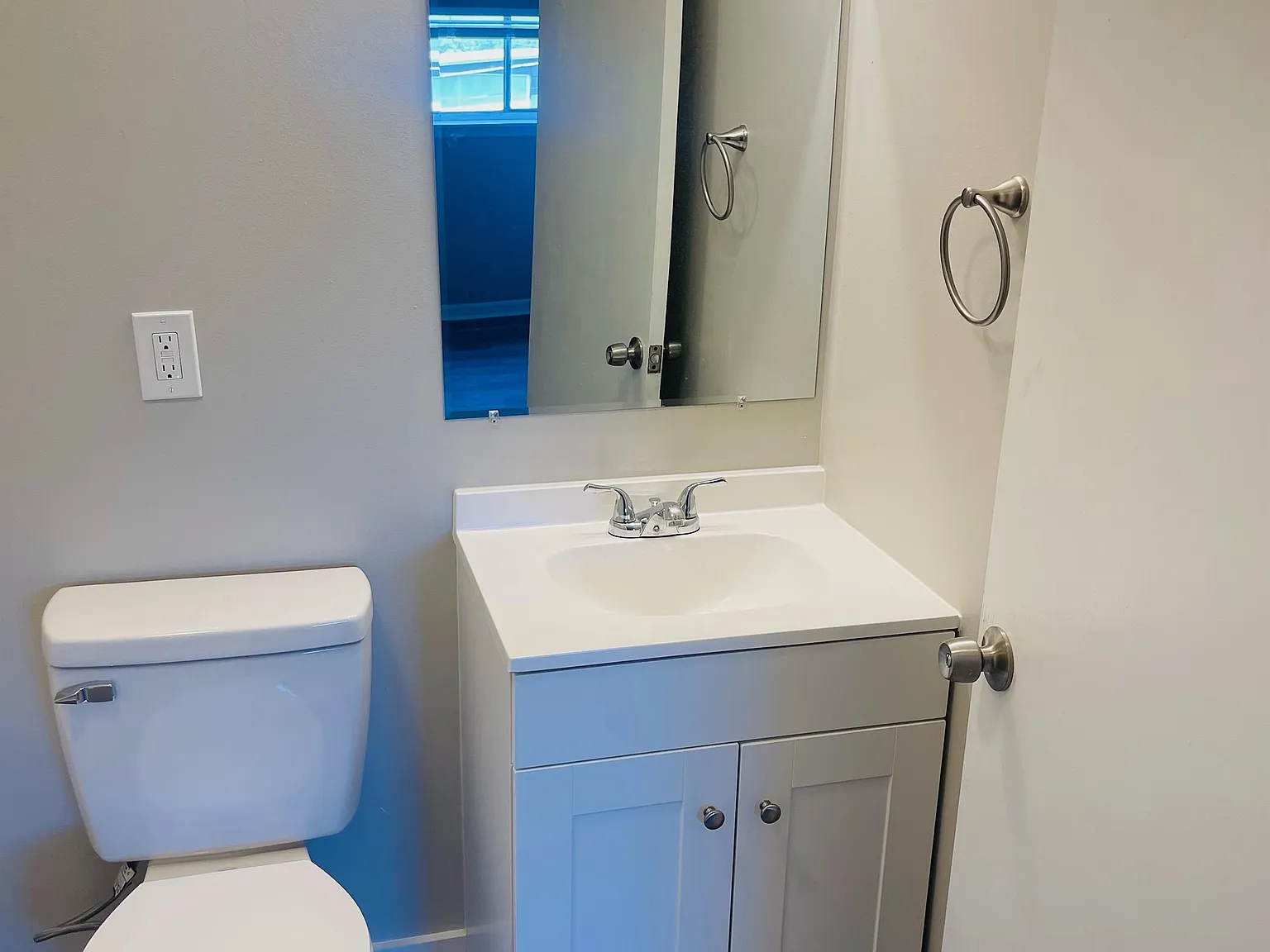 2805 East 37th Street - 5 — Photo 2