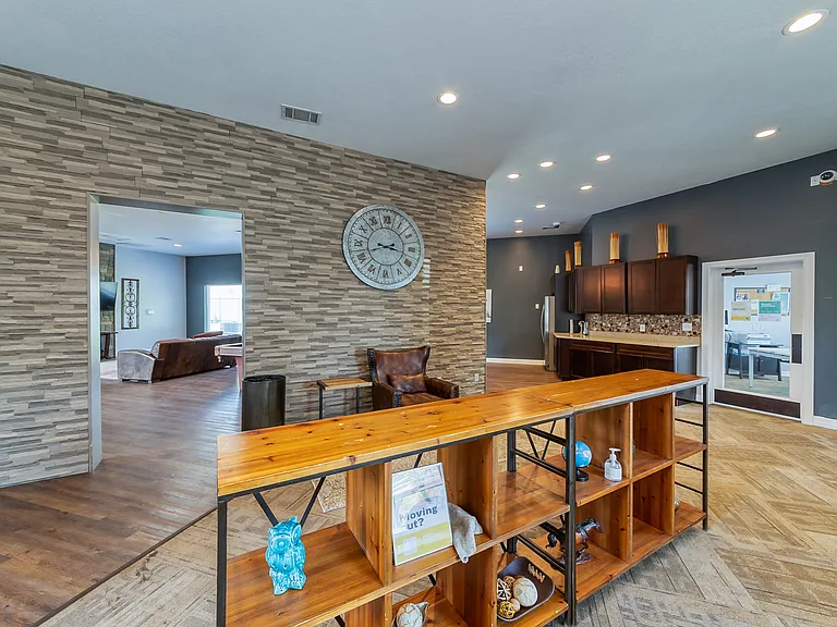 58 West - Student Living Priced Per Room — Photo 10