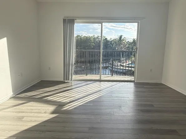 100 Crestwood Ct N, West Palm Beach, FL 33411