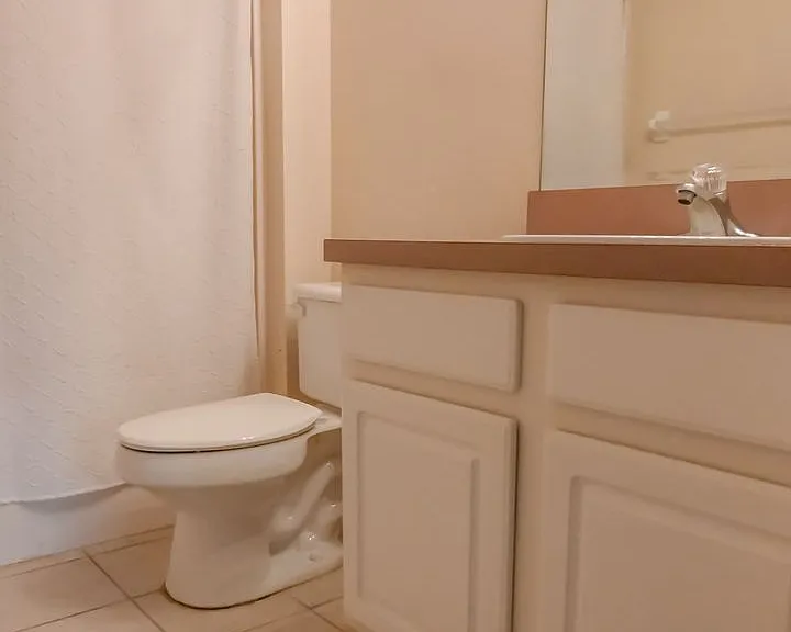 704 Monroe Cir #D — Photo 18