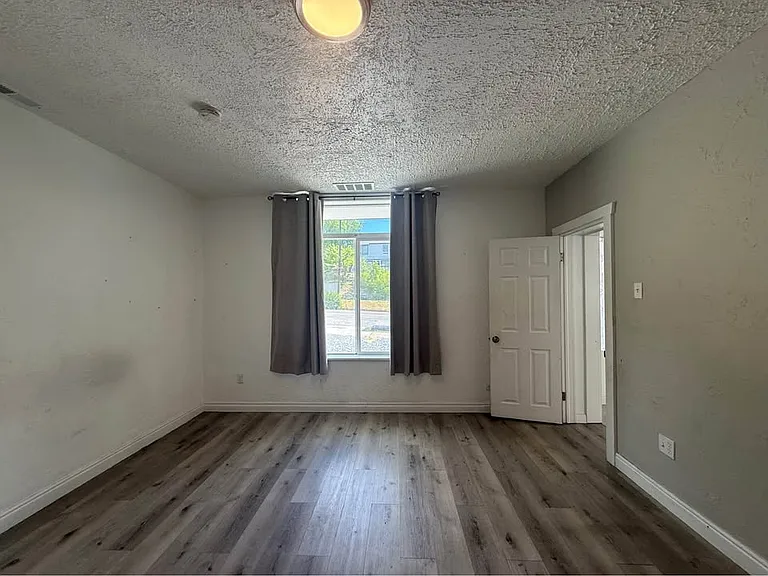 2557 Adams Ave #1 — Photo 9