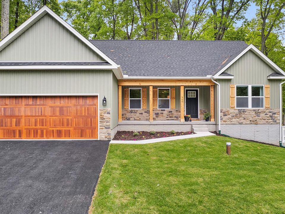 1st image of 900 Bunny Ln