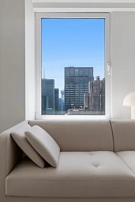 Sold by Sublimis | media 41