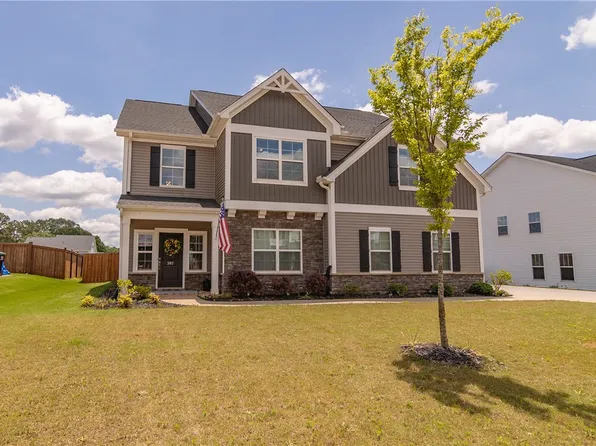 307 Valley Oak Dr, Belton, SC 29627