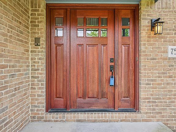 2nd image of 7591 Creekbend Dr
