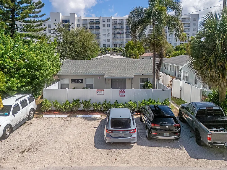 412 SE 16th St #3A — Photo 34