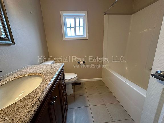 5th image of 103 E Poos Dr
