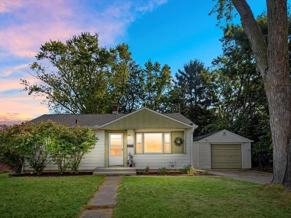 116 North Highland AVENUE, Thiensville, WI 53092