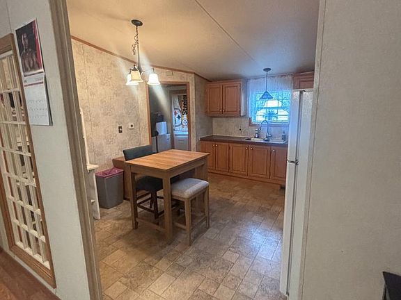 4th image of 3584 Mobile Rd