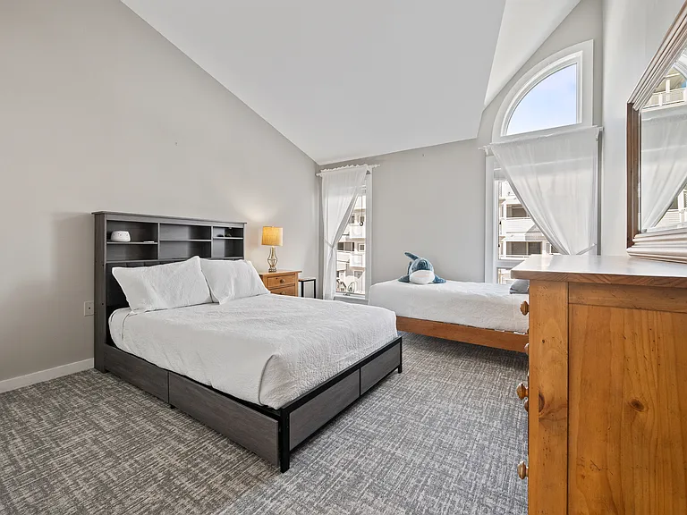 10 Ocean House Way #10 — Photo 18