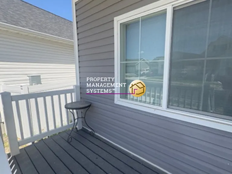 1909 E Magnolia Cir — Photo 24