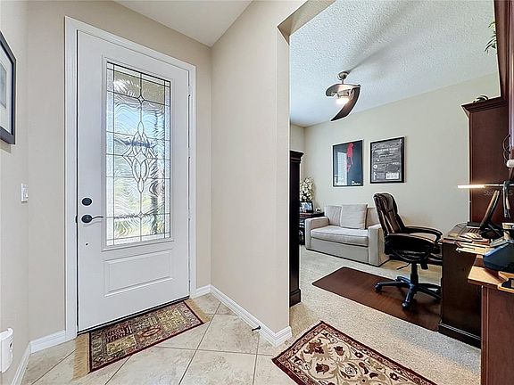 5th image of 164 Silver Maple Rd