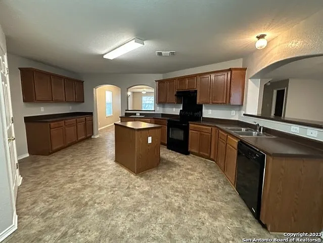 2111 Red Rock Xing — Photo 9
