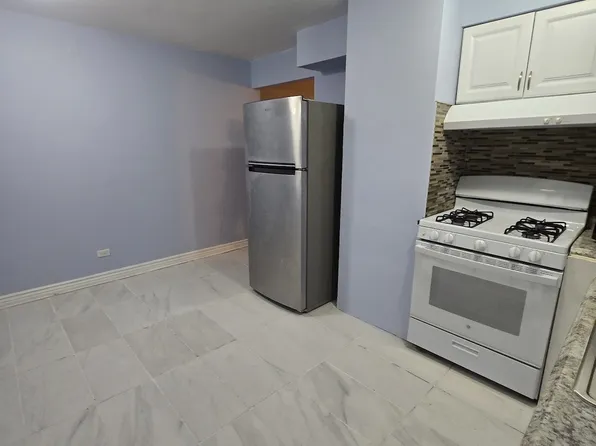 8030 N Knox Ave #2W, Chicago, IL 60652