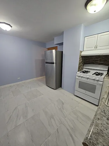 8030 N Knox Ave #2W Photo 1