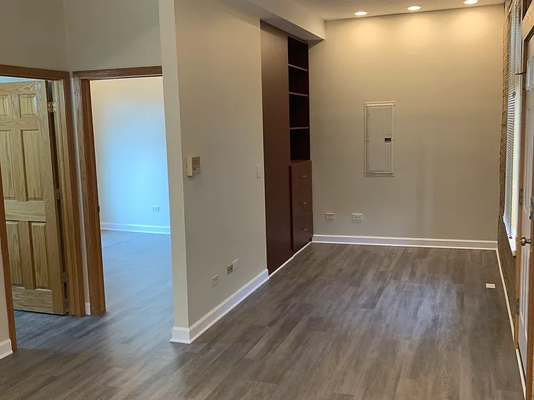 1303 W Flournoy St #2R — Photo 6