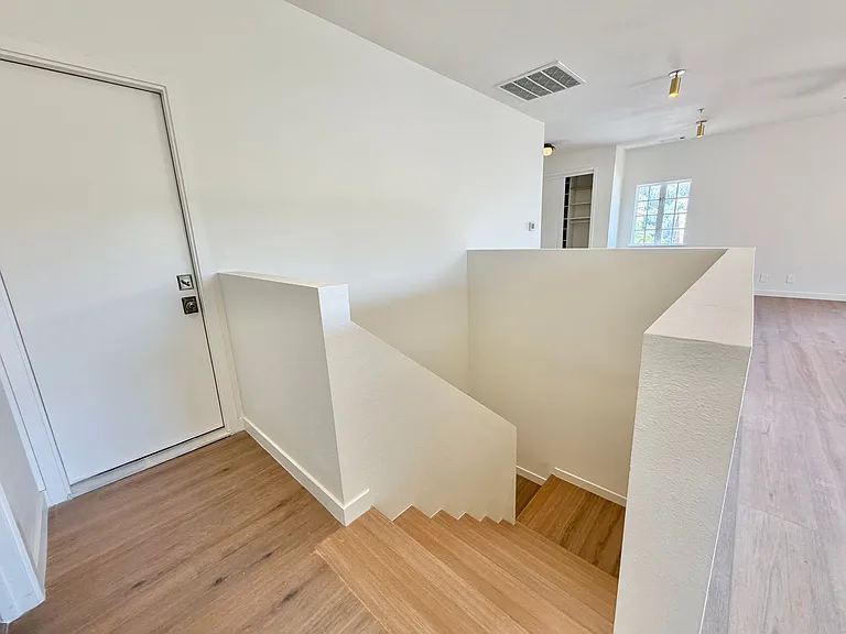 1515 Indiana Ave — Photo 14