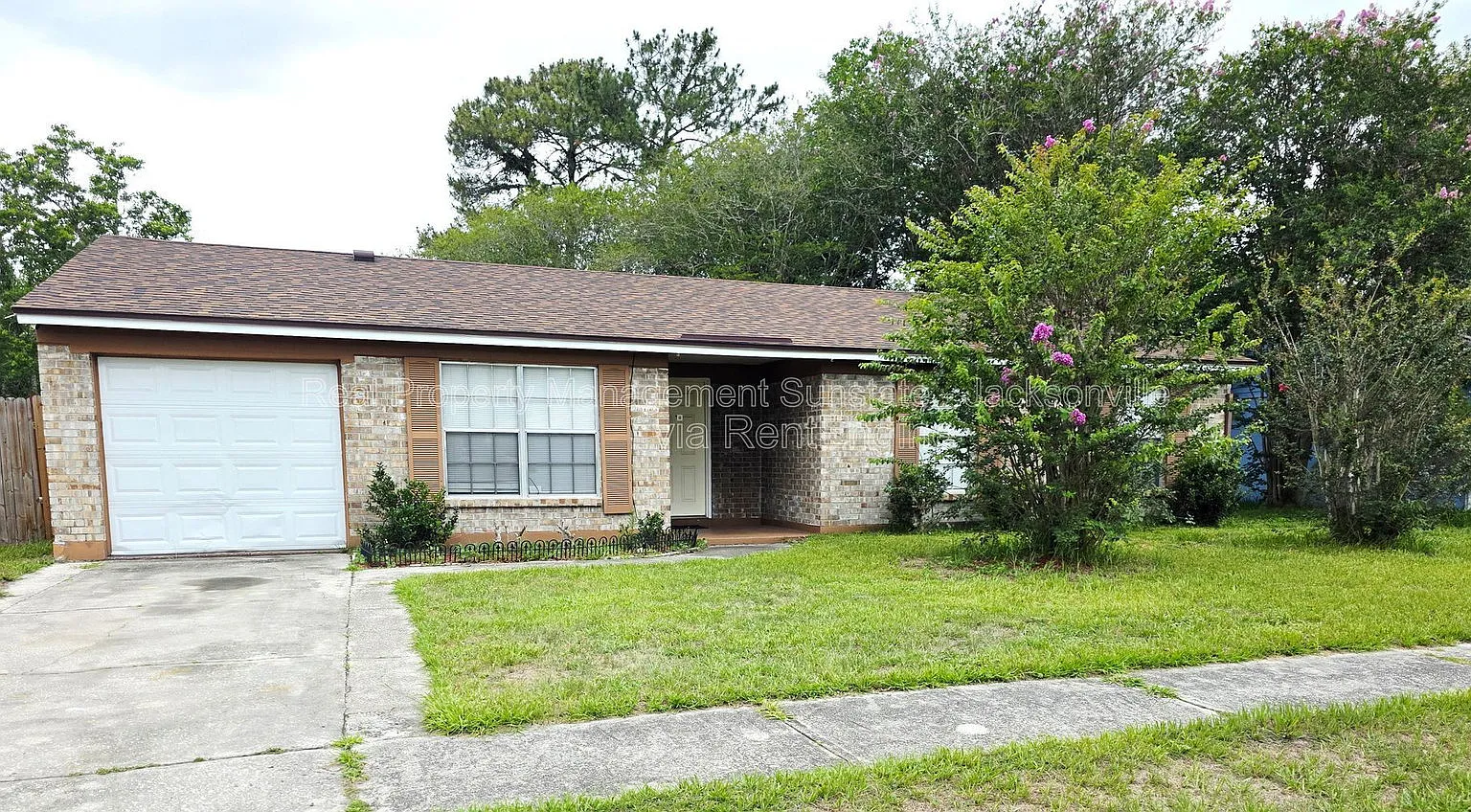 4 bed, 2.0 bath, 1298 sqft, $2,000 — Photo 1