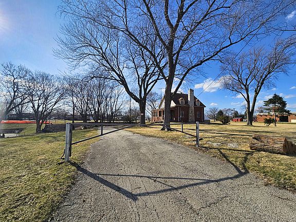 5th image of 2213 Weber Rd