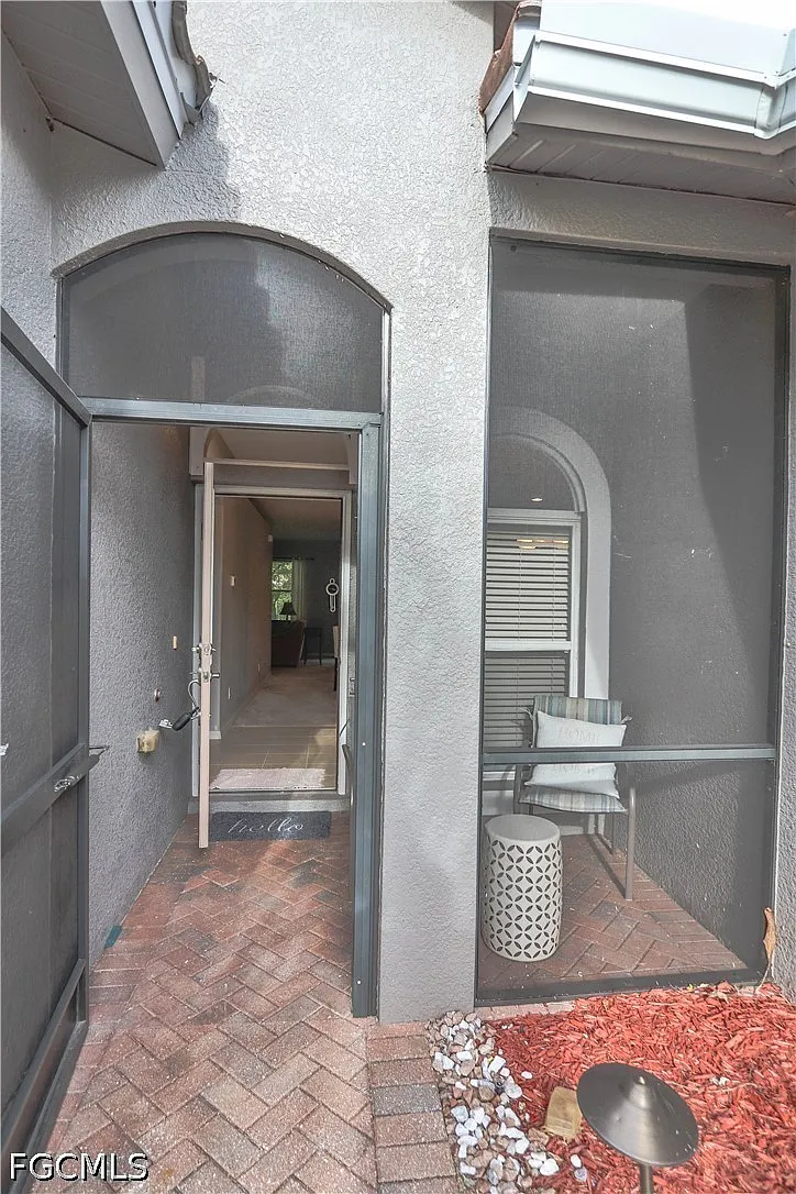 3 bed, 2.0 bath, 1561 sqft, $2,895 — Photo 3
