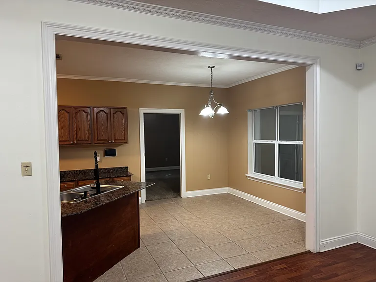 1050 Gage Dr — Photo 9