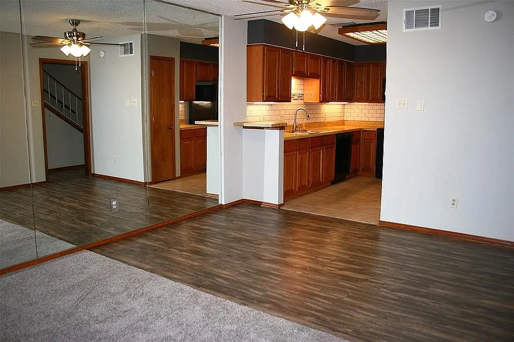 2 bed, 2.5 bath, 1475 sqft, $2,000 — Photo 4