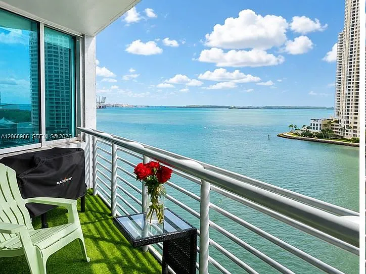 One Miami East Condo — Photo 4
