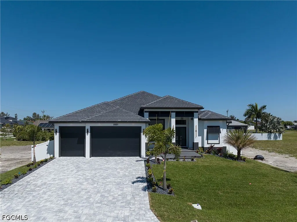 3 bed, 3.5 bath, 2415 sqft, $5,200 — Photo 4