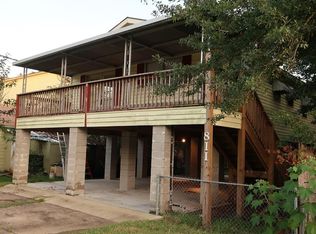 811 Cedar Rd, Clear Lake Shores, TX 77565