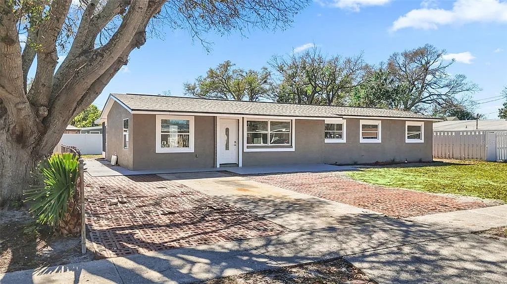 4 bed, 2.0 bath, 1372 sqft, $2,750 — Photo 3