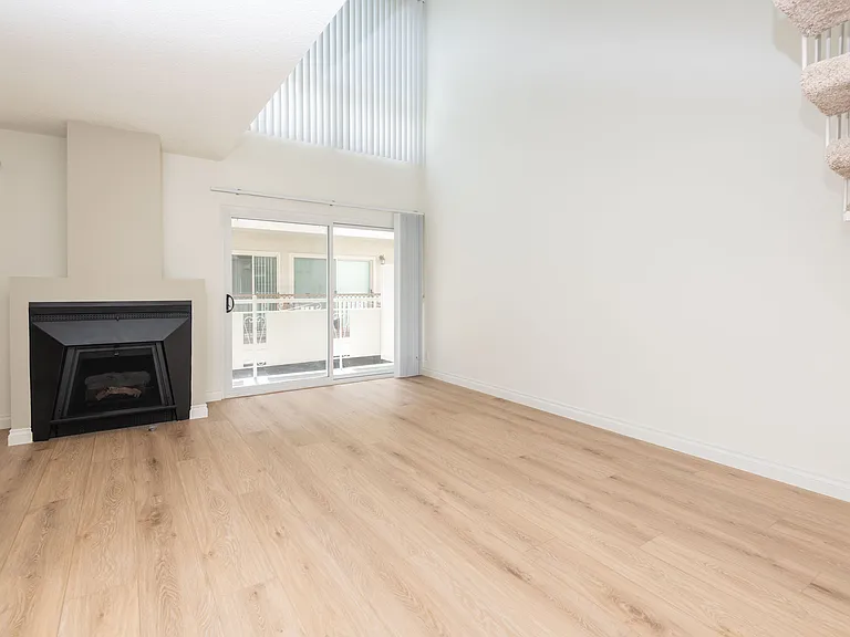 8211 Redlands St #6 — Photo 2