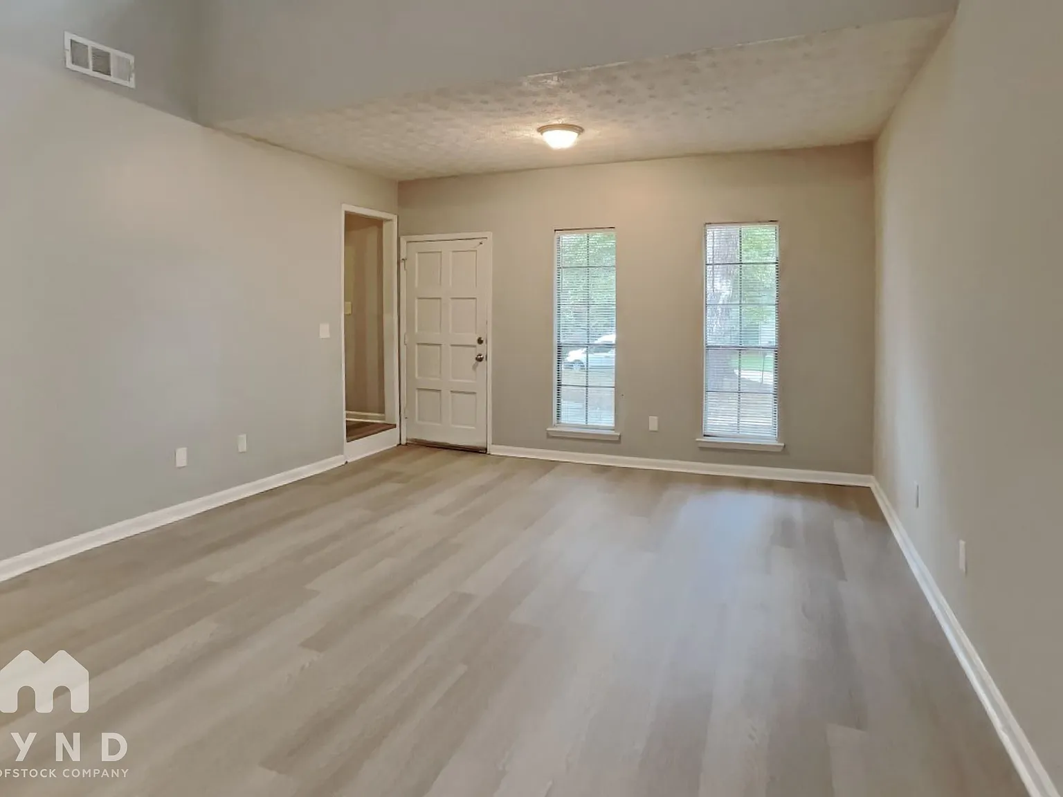 3 bed, 2.0 bath, 1281 sqft, $1,625 — Photo 4