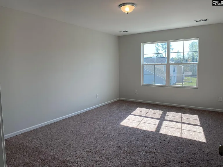 386 Keeble Dr — Photo 6
