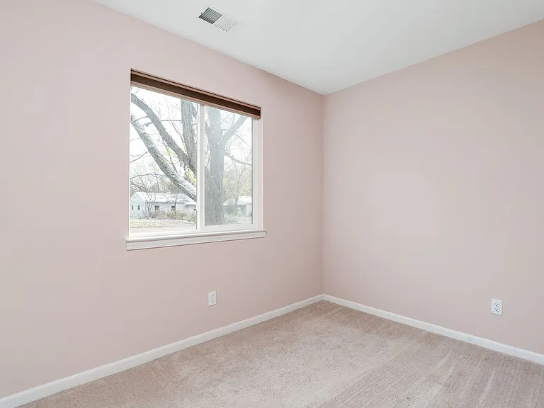 2434 Pinecrest Ave — Photo 13