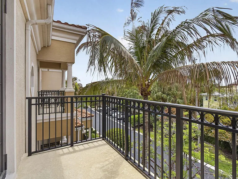 803 Del Sol Cir — Photo 39