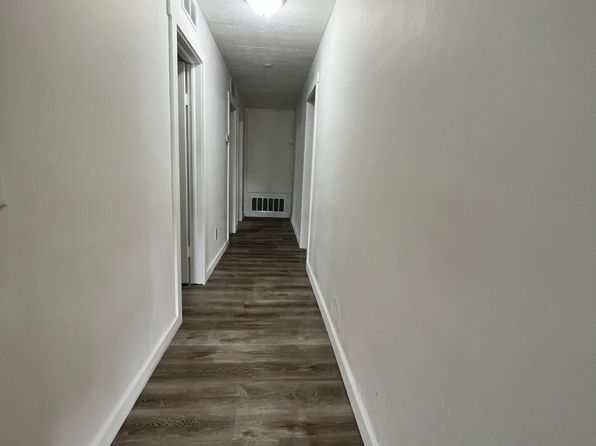 3-24 N Washington St, Worthington, IN 47471