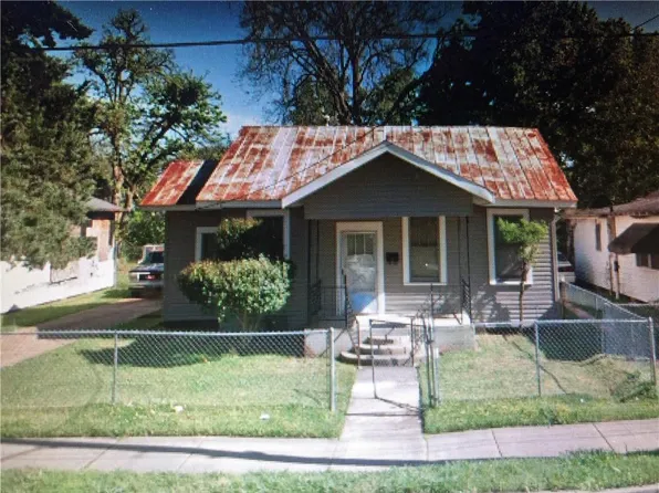 1933 Orchard St, Alexandria, LA 71301