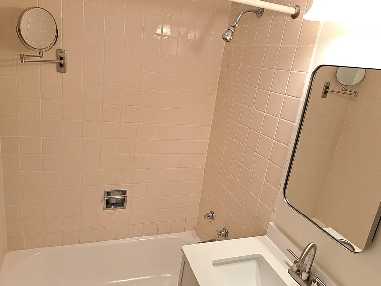 617 Dauphine St #9 — Photo 15