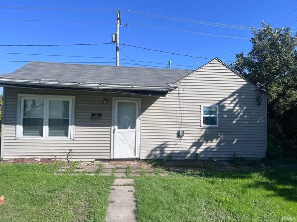 716 N 10th St, Decatur, IN 46733