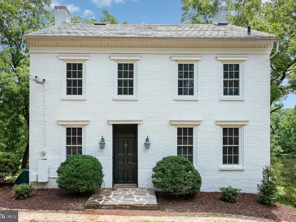 82 Walnut Ln, Thomasville, PA 17364