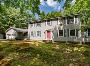 31 Gilbert Dr, Manchester, ME 04351