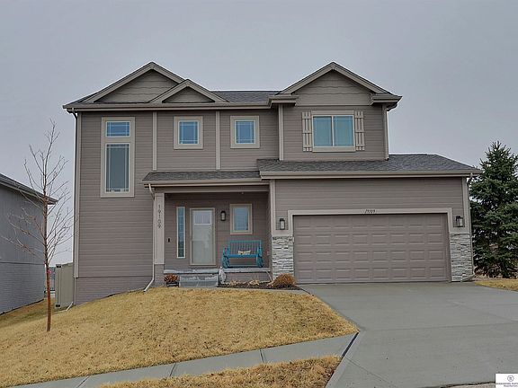 2nd image of 19109 Cottonwood St