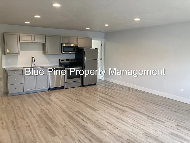 170 Opal Ct #1 — Photo 2