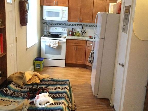 5th image of 527 S 42nd St APT 1B